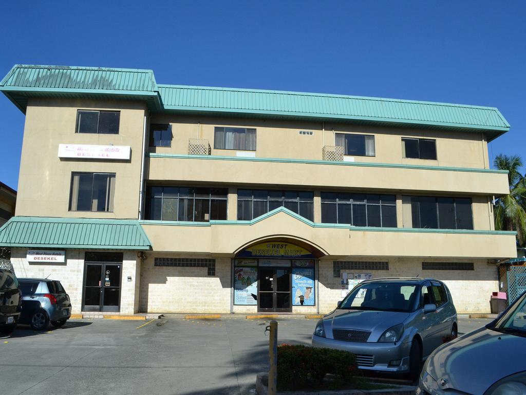 West Plaza Desekel Ξενοδοχείο Κορόρ Εξωτερικό φωτογραφία