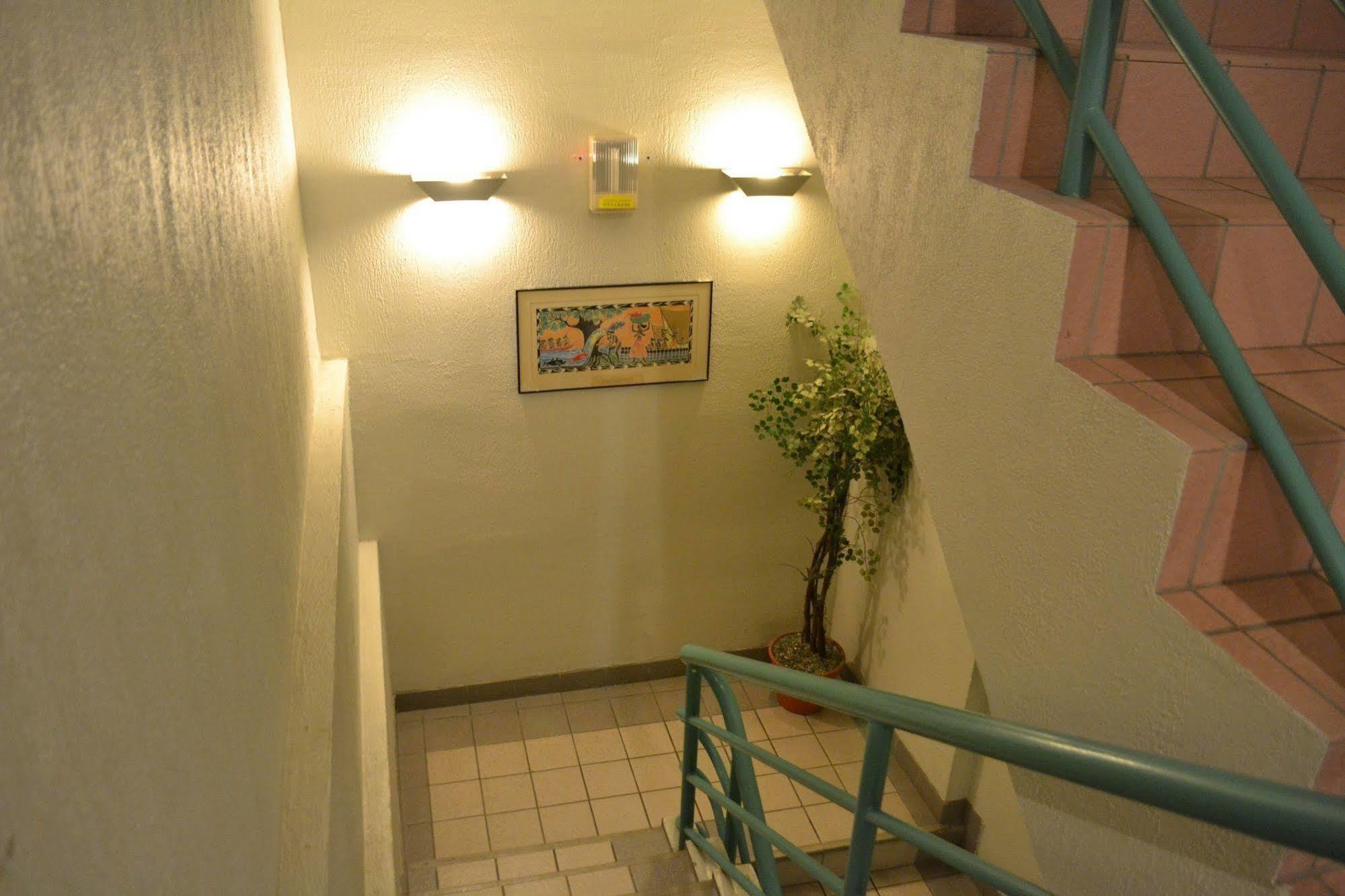 West Plaza Desekel Ξενοδοχείο Κορόρ Εξωτερικό φωτογραφία